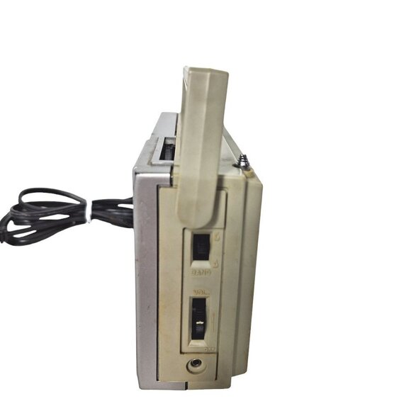 Vintage Gran Prix Portable AM/FM Radio 230 Tested Working - Picture 3 of 7